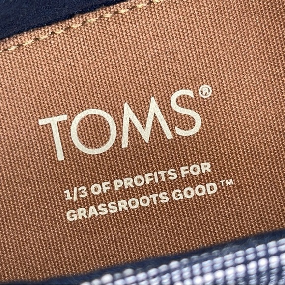 Toms Size 6 youth boys Luca Navy striped chambray slip on shoes New - Picture 2 of 9